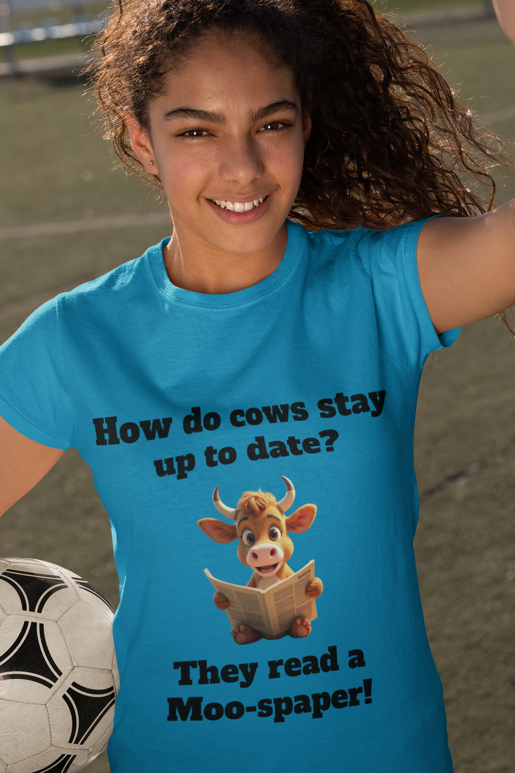Kids Cow Joke Tee – “How do cows stay up to date? They read a Moo-spaper!” Funny Farm Tee